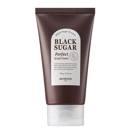 SKINFOOD – Black Sugar Perfect Scrub Foam 180 g – Čisticí peeling s černým cukrem
